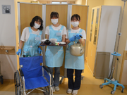 ≪未経験者歓迎♪≫週1日～OK！時給1400～1500円！週1日からOK！学校終わりの空いた時間に♪ お友達と一緒に応募も歓迎します！友達紹介キャンペーンの詳細画像