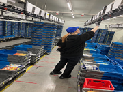 ☆コンビニ商品の仕分け☆　２週間ごとのシフト制になっている為、学校行事やプライベートとの両立もしやすい！カンタン作業！の詳細画像