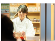 即日払い【東京都中央区日本橋｜巫女さんを募集します（袴着用）】の詳細画像