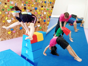 子ども向けスポーツ教室の体操指導者の詳細画像