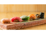 ＼ 堺筋本町　鮨店スタッフ ／　未経験歓迎◎時給1200円以上！週2～OK♪の詳細画像