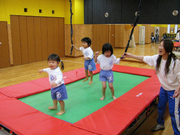 ☆週1日・1時間からシフト相談可☆お仕事しながら運動不足解消しませんか♪　株式会社コヤマスポーツスクール東大阪本部校の詳細画像