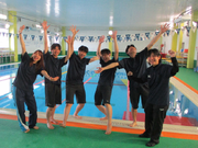 【週１勤務可！】学生スタッフ活躍中！水泳指導補助・フロントスタッフ大募集！の詳細画像