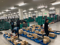 ☆コンビニ商品の仕分け☆　２週間ごとのシフト制になっている為、学校行事やプライベートとの両立もしやすい！全員未経験スタート！の詳細画像