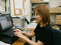 【週3×曜日固定OK】髪色明るめ・ネイルOK《座ってポチポチ♪接客ナシ》裏方レジスタッフ＠松坂屋上野店/to_526108の詳細画像