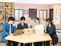 【名古屋栄キャンパス】中学生のグループワーク授業の運営補助・学習サポート/コーチングの詳細画像