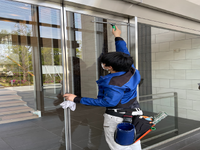 清掃！シフトを事前に申請できるから学業との両立◎　ビルや店舗・オフィスの定期清掃☆の詳細画像