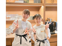 日本茶カフェのホール・接客スタッフ大募集！／SNSでも話題のおしゃれな日本茶レストラン♪／アルバイトデビューも大歓迎！／WワークOK／履歴書不要☆の詳細画像