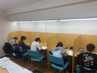 週1日でOK◎1日90分の授業を担当◎時給2000円！小学生対象の座ってできる生徒管理の詳細画像