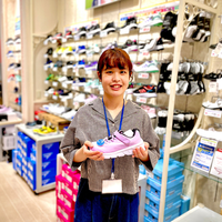 ＼学生さんも多数活躍中！未経験歓迎◎／シューズショップの販売スタッフ募集中♪の詳細画像