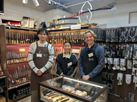 海外からの観光客のお客様に、主に英語を使い販売するお仕事です。英語のスキルアップを目指す方に最適なお仕事です。の詳細画像