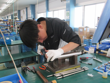 【夏季休暇のみの勤務も歓迎！未経験OK！】工場内軽作業　紀の川市の快適な職場でアルバイトしませんか？
