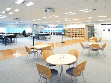 【ガクチカでアピールできる！】新大阪駅直結♪ビジネススクールの授業準備（簡単な教室清掃・印刷準備)【大阪で週1,2日～】