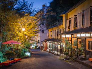 温泉利用の特典あり！旅館の配膳係を募集中！シフト・時間は応相談　週１からOK　一日3時間～　学業や部活と両立できるようにお休み、勤務時間は希望優先します！