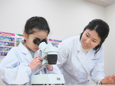 ベネッセ サイエンス教室 用賀教室　実習アシスタント大募集！子どもの学びのサポートをお願いします！　週1日、１日１コマから勤務OK！私服勤務◎