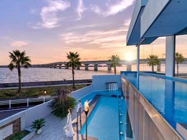 ＼週1＆4H～OK・未経験歓迎！／完全貸切の結婚式場で接客＆サービスのお仕事♪駅チカ＆車・バイク通勤もOK◎【充実の研修制度！安心できる環境で身に着くスキルは将来にも役立つ】