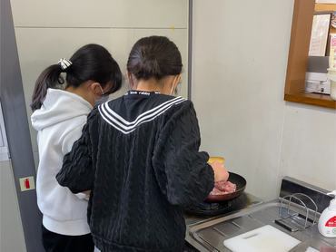 学童保育　小学生の保育　駅から徒歩5分！　昇給有り　週1日～ok　未経験歓迎　勤務地異動なし　勤務日数・時間は学校やご家庭の状況に合わせて相談してくださいね！