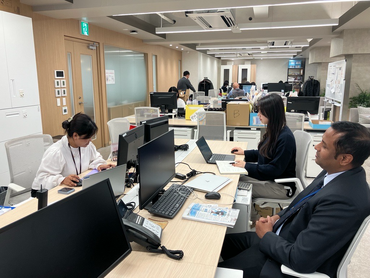 市場調査／自動車を扱うグローバル企業でのオフィスワーク