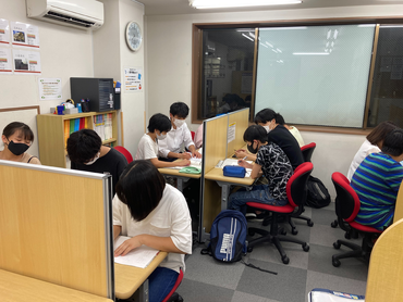 高収入！初心者大歓迎！マンツーマン研修で自信を持って楽しくお仕事できます！