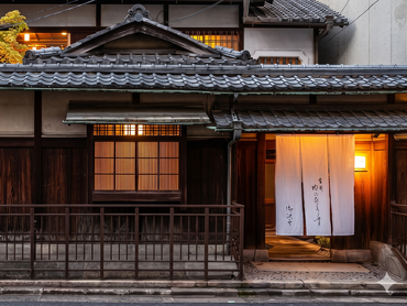 登録有形文化財の京町家｜未経験歓迎｜週2〜OK｜ホールスタッフ