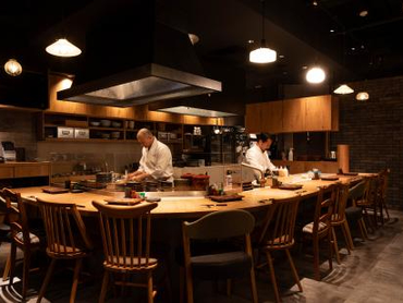 まかない有★金山駅〜徒歩1分！＜オシャレok＞髪型・髪色自由で自分らしく！週2日〜・1日3h〜okの自由シフトが魅力★履歴書不要★社割あり系列店20%off