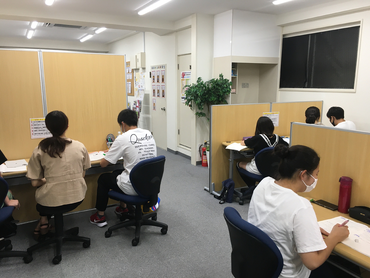 高収入！初心者大歓迎！マンツーマン研修で自信を持って楽しくお仕事できます！