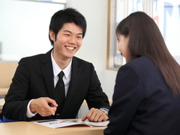 丁寧な研修、サポートで未経験の方も安心♪週1日〜1コマ〜学業やサークルと両立して働けます★駅チカ★全国No.1トライから生まれた個別指導塾