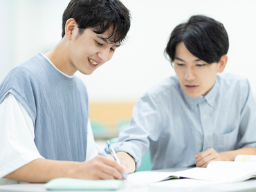 ＼週1・未経験OK！授業と両立◎／【不登校・発達障害・高校中退の生徒】学び直しと心をサポートする塾講師募集！