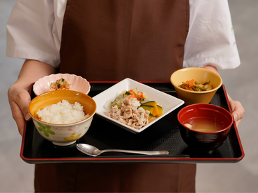 【週２日OK！】イリーゼ二子玉川 レトルト食材を温めて盛り付けるだけの簡単なお仕事♪_107144