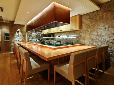 【赤坂のおでん屋さん２号店】大学生活と両立OK！落ち着いた和モダン空間で接客マナーも身につく♪未経験歓迎、高時給＆柔軟シフトで安心。楽しい仲間と一緒に働きませんか？