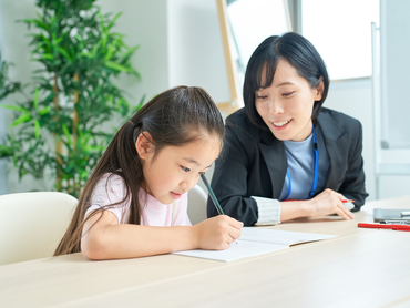 ＼週1・未経験OK！授業と両立◎／【不登校・発達障害・高校中退の生徒】学び直しと心をサポートする塾講師募集！