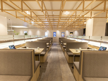 【時給1,350円＋週末時給UP！】髪色・髪型・ピアス自由✨カナダ発の『Aburi TORA』自分らしくオシャレで楽しいホールスタッフ募集✨