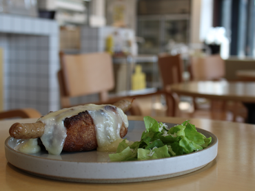 【TVなどでも話題の新施設】チーズが好きな店舗スタッフ募集！★1日3時間～OK★