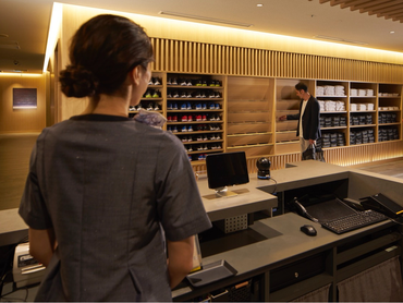 【エスフォルタ六本木】フィットネスクラブ　フロント受付事務