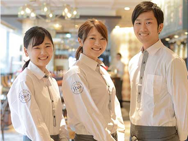 ＼初バイト・4年生歓迎／スパニッシュダイニングでのホール・接客と調理補助 #4時間／日〜OK #シフト提出２週間ごと #WワークOK  #社員割引き有