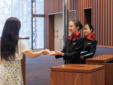 週1～2日/1日4～6hOK！【東京芸術劇場レセプショニスト（ホール・劇場のご案内係）】池袋駅すぐ|研修有|交通費支給|未経験OK|演劇・音楽好き歓迎◎