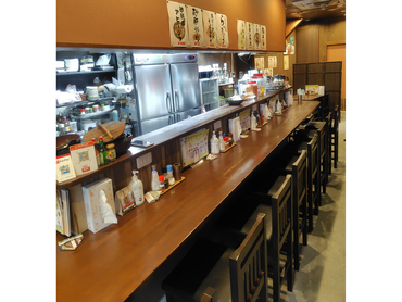 串焼き居酒屋のスタッフ