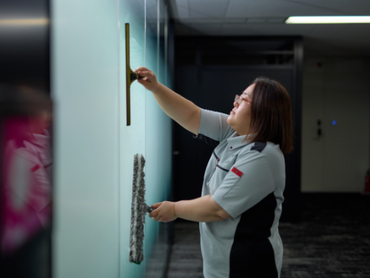 留学生大歓迎のアルバイト！商業施設の短時間清掃スタッフ！午前中の時間を有効活用！