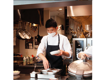 ★素直な仲間に出会える★週1回、1日4時間〜応相談◎100本のスプーンでお仕事◎＜豊洲店＞履歴書不要★