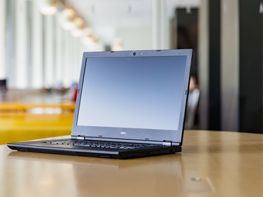 【時給1,500円／土日祝のみ】再生パソコン販売スタッフ｜未経験OK【関西電力発ベンチャー】