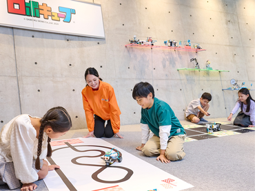 小学生向けのロボットプログラミング教室のチューター（教室サポート）や講師　※土日いずれか、月に２日程度～