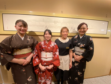 ＜地下鉄七隈線・櫛田神社前駅より徒歩3分＞昇給・賞与・皆勤手当有り！まかない格安！メリット多数の飲食バイト