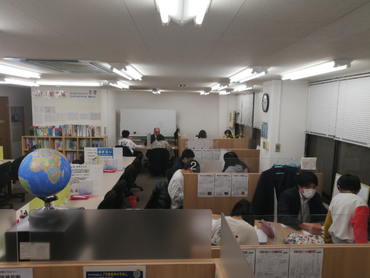 家庭教師のトライから生まれた個別指導塾のトライプラスで講師大募集。週1回勤務ＯＫ。1日1コマ〜（1コマ60分）。未経験者歓迎。研修制度あり。駅近。