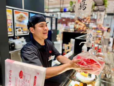 \髪色自由♪/ 週2日～歓迎！焼き鳥・からあげテイクアウト専門店の店舗スタッフ募集