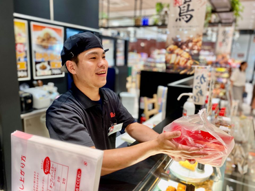 【年4回昇給チャンス！？髪色自由！週2日〜歓迎！】焼き鳥・からあげテイクアウト専門店の店舗スタッフ