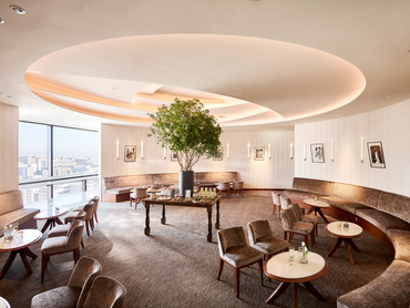 <週1&4h～OKで学業と両立しやすい◎>未経験大歓迎！結婚式場でサービスのお仕事♪大学&専門学生多数活躍中！コミュ力・マナーが身に付き将来役に立つ！