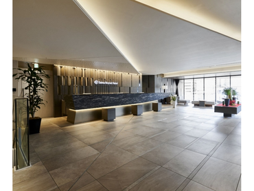 ラグジュアリーなホテルで働きたい方必見！フロント、ロビーアテンド等で接客スキルが学べる環境です✻