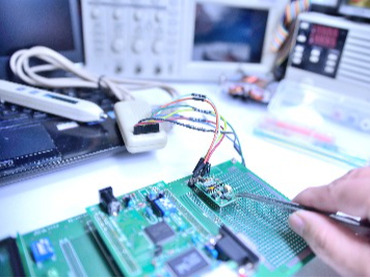 電子機器メーカーでアルバイト