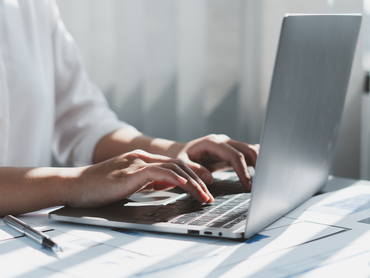 【在宅／3時間】大手信販企業の新規インターンシップデモ実施に参加｜企画体験モニター募集