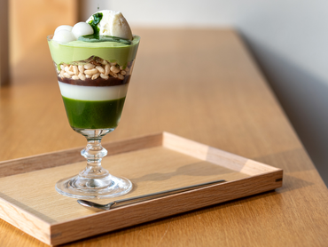 寺町本店 和菓子店併設カフェの喫茶キッチン・ホールスタッフ（ドリンク・軽食の準備・盛り付け・接客／未経験OK）週2～3日OK・学生歓迎・落ち着いた店内で働けます